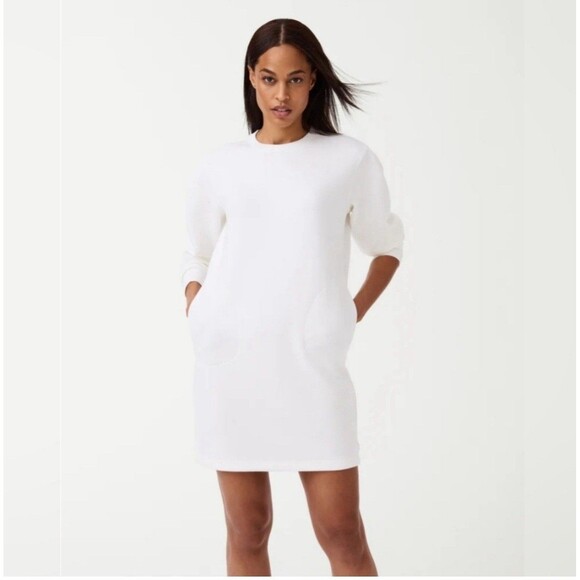 NWT New SPANX AIR ESSENTIALS CREW NECK Dress POCKETS RELAXED White-Sz XS - Picture 1 of 16